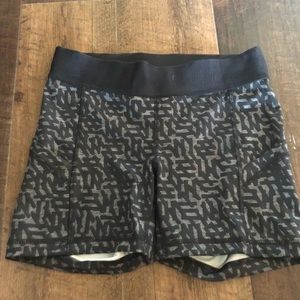 Lululemon Bike Shorts, size 4, never worn
